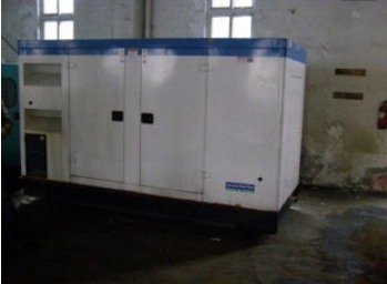 商丘二手康明斯150kw大型柴油发电机组